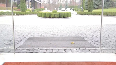 Automatic open the door Vídeo Stock 73714095