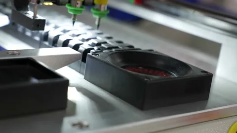Automatic production of chips by a robot in a modern technology Vídeo Stock 155388906