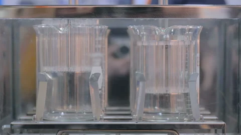 Automatic tablet disintegration and dissolution apparatus Vidéo 108982605