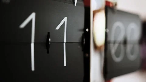 Automatical black clock 스톡 동영상 261157998