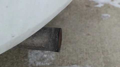 Automobile engine emitting exhaust 動画素材 34452289