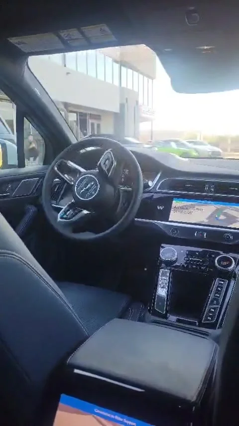 Autonomous Car Traps Man Inside And Drives In Circles, Scottsdale, Arizona, USA  Vídeos de archivo 297307627
