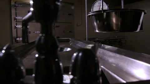  AUTOPSY TABLE NEEDS A PLUMBER 動画素材 73116212