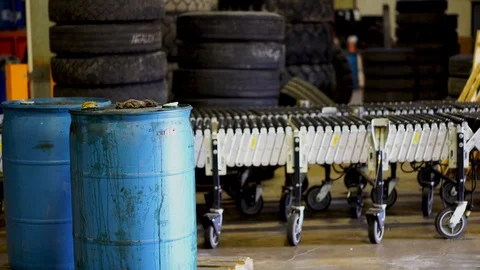 AutoShop Rollers Pan Video stock 88055274