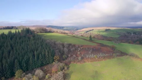 Autumn Colours over River Dart from a drone, Dartmoor Park, Devon, England 스톡 동영상 165851664