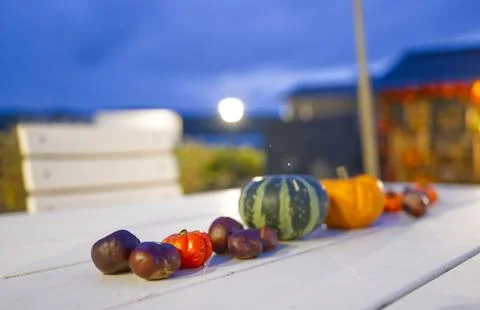 Autumn Decorations on Rustic Table Foto stock