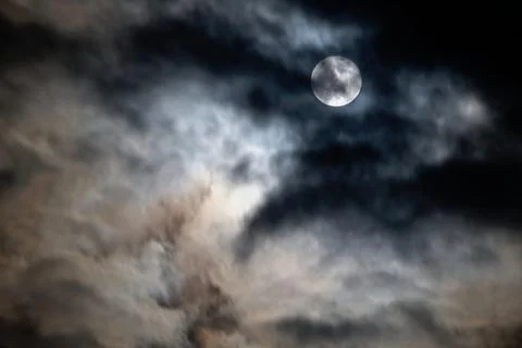 Autumn Full Moon &amp; clouds Stock Photos