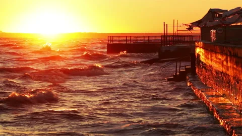 Autumn the Surf at Sunset Видео 106453141