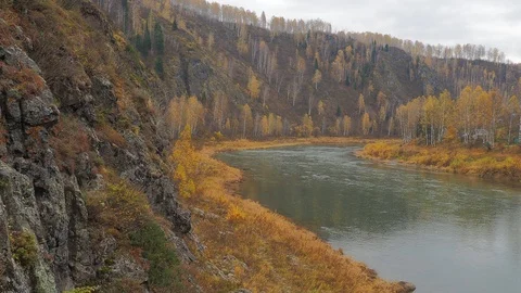 Autumn time river Video stock 96405776
