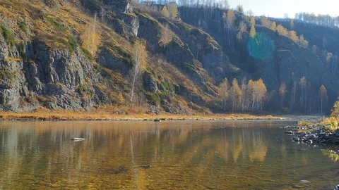 Autumn time river Video stock 96406222