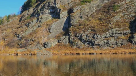 Autumn time river Video stock 96406224