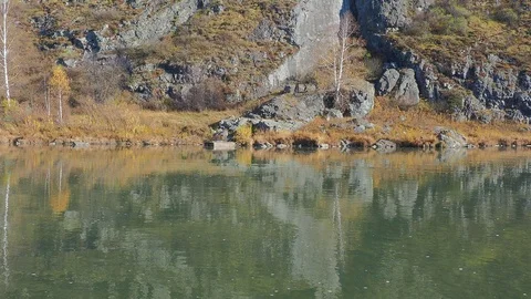 Autumn time river Video stock 96406431