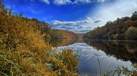 Autumn timelapse with lake Video stock 67863047