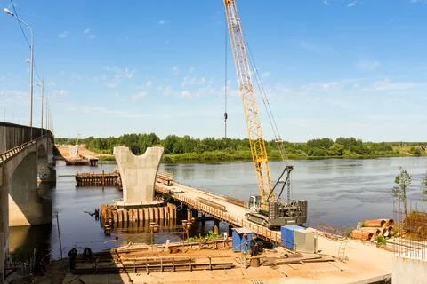 Auxiliary bridge for construction. 库存照片