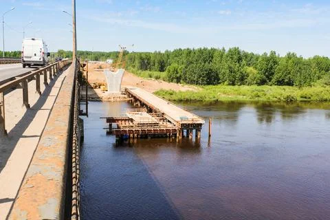 Auxiliary bridge for construction. Фото