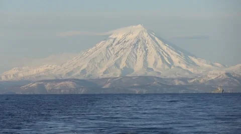 Avacha Bay. Volcano Vídeo Stock 58602442