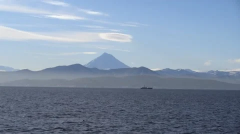 Avacha Bay. Volcano Vídeo Stock 59618276