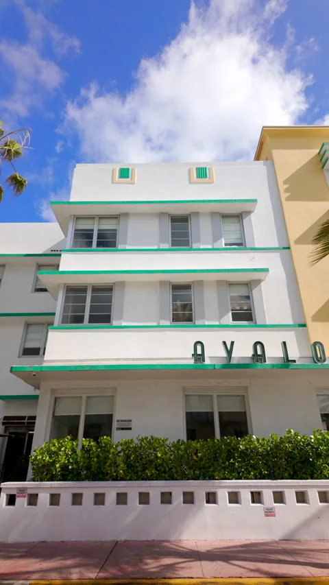 Avalon Hotel Miami Beach vertical slow motion video 스톡 동영상 269066636