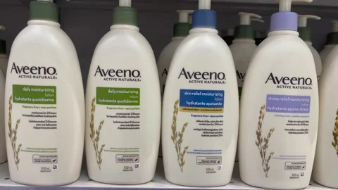 Aveeno moisturizing lotion Stock-Footage 171192820