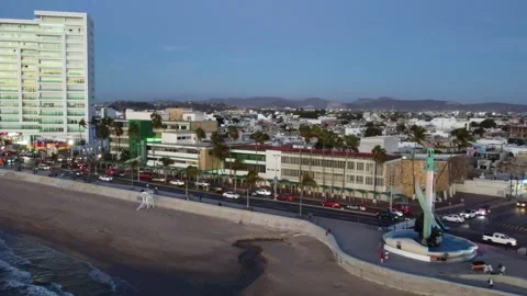 Avenida del Mar in Mazatlán during Sunset Stock Footage 321380461