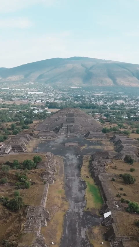 Avenue of the Dead leading to the Pyramid of the Moon at Teotihuacan Stock Footage 340598418