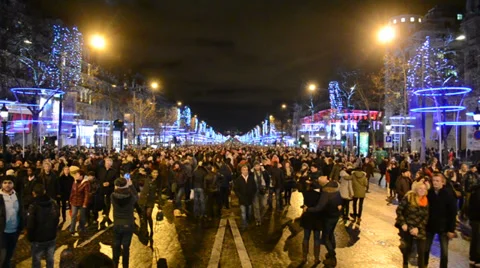Avenue des Champs-Elysees in Paris, France, New Year 2014. Video stock 34168190