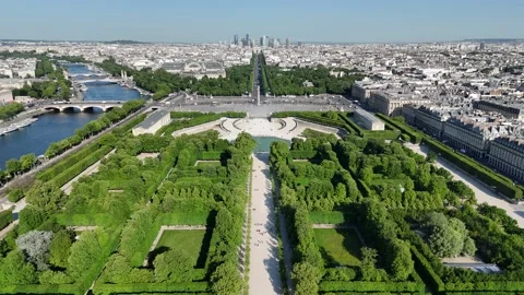 Avenue Des Champs Elysees At Paris In Ile De France France. Vídeo Stock 312146489