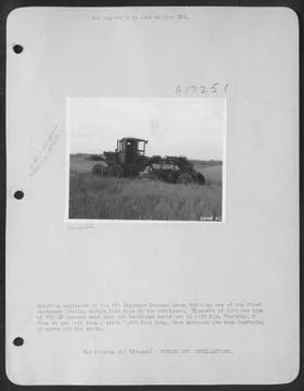 Aviation engineers of the 9th Engineer Command shown building one of the f... Fotos de archivo