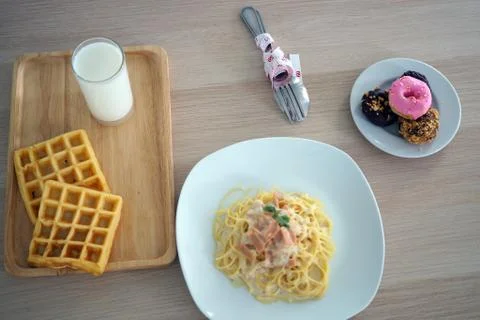 Avoiding desserts, sweets and fatty foods. diet concept Foto stock