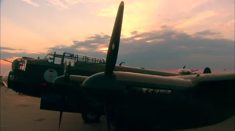 Avro Lancaster Bomber Pan Early Morning Vídeo Stock 45150680