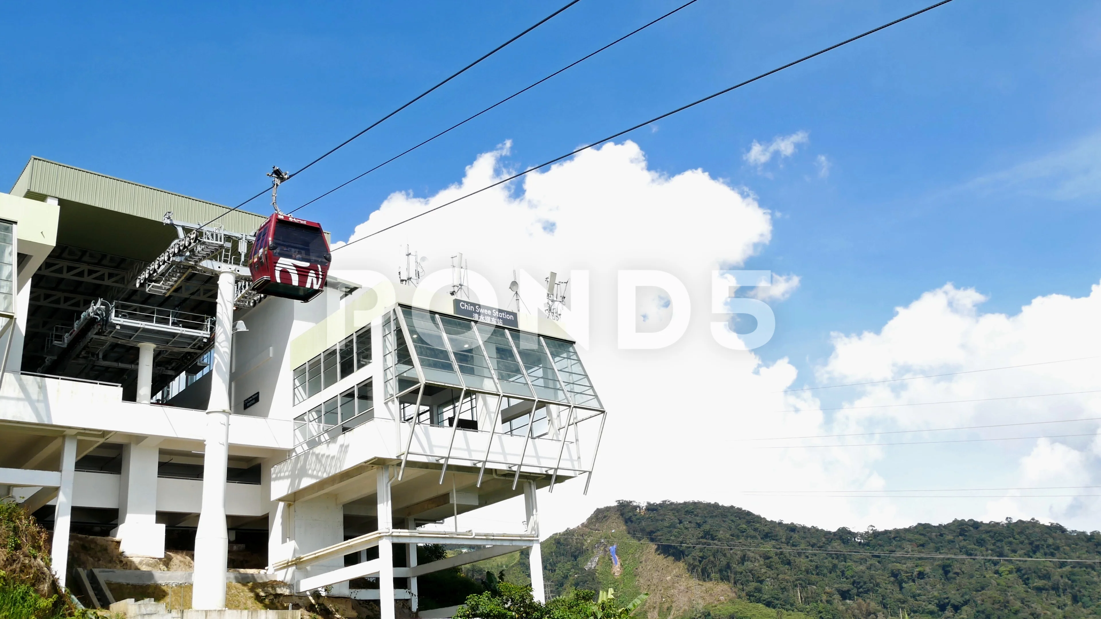 Awana Skyway cable car is a gondola lift, Stock Video