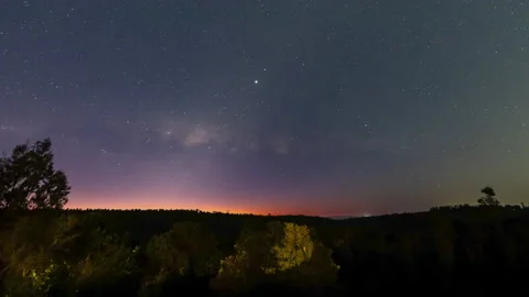 Awe time lapse view of the sky going from sunset to night at an amazing scene 스톡 동영상 146729161