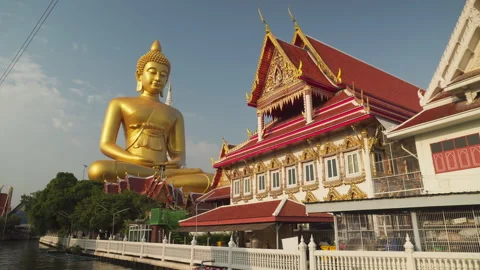Awesome view of Phra Buddha Dhammakaya Thep Mongkol statue 動画素材 346662695
