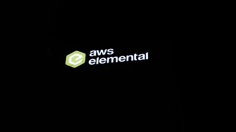 AWS Elemental logo on the headquarters building in Portland Oregon at night. 動画素材 125109719