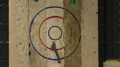 Axe Throwing at Wood Target Vídeo Stock 93432615