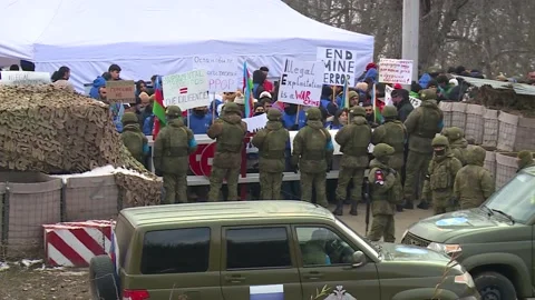 Azerbaijani eco-activists protesting illegal exploitation Khankandi-Shusha road 库存影片 228256981