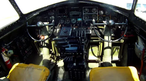 B-17 Cockpit Interior Vidéo 25241627