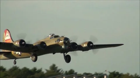 B-17 warbird takeoff Video stock 17565018