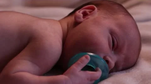 B Baby 020 库存影片 12389657