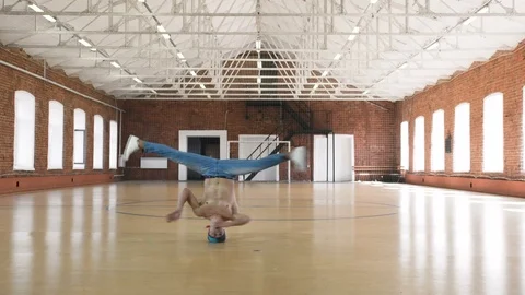 B-boy spinning on head Stock Footage 79119951