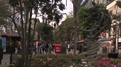 B Roll pan of Mexico city park square Stock-Footage 40342296
