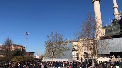 B-roll roll down and roll up shooting of minaret and mosque,and sky is clear Stock Footage 123177608