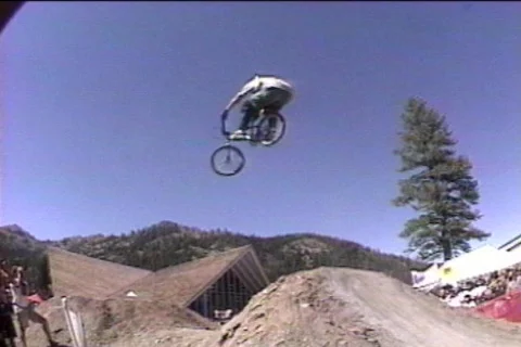 B1 Stock Footage 657104