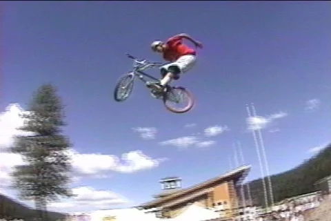 B16 Stock Footage 657335