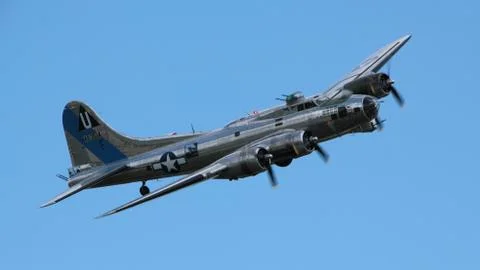 B17 in Flight 库存照片