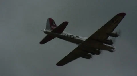 B17 flying 01 Stock Footage 25032757