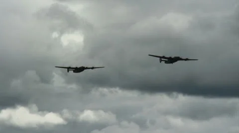 B24 formation 02 closer Stock Footage
