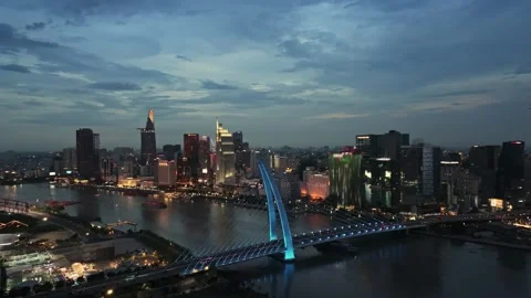 Ba Son Bridge and Ho Chi Minh City Skyline at Dusk, Vietnam Vidéo 340972312