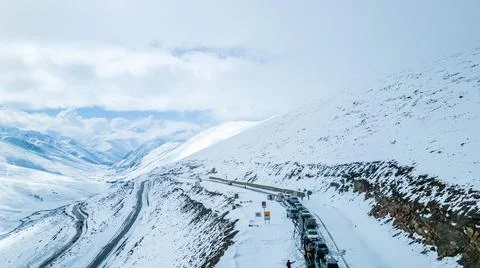 Babusar Pass or Babusar Top is a mountain pass in Pakistan Stockfoto's