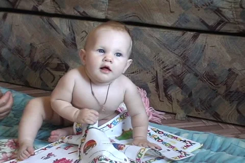 Baby and Book  動画素材 1063805